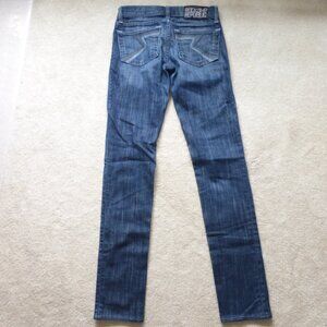 ROCK & REPUBLIC "Berlin" skinny leg dark wash jeans